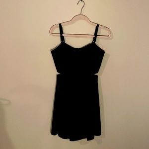 Like New Elizabeth & James Cute Out Dress
